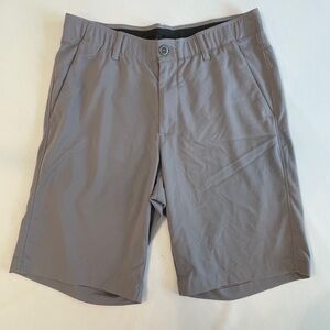 Men’s Under Armor Shorts - Grey Size 32 (Waist)